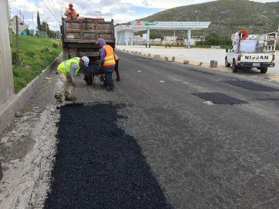 Intensifica Infraestructura bacheo en Tecamachalco y Nealtican