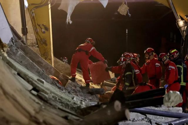 Luto en Serbia, techo de estación de tren colapsa y mata a 14 personas