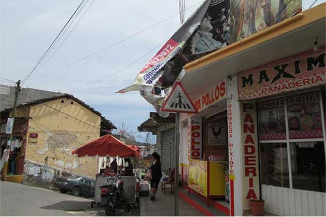 Ventarrones dejan sin techo a 450 casas de Huauchinango