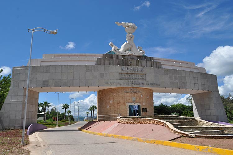 Tecomatlán, único municipio de la Mixteca con mejor infraestructura social