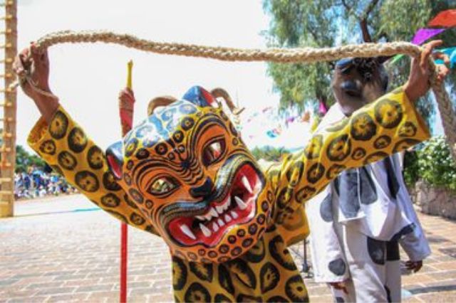 Acatlán celebra la tradicional muerte del jaguar