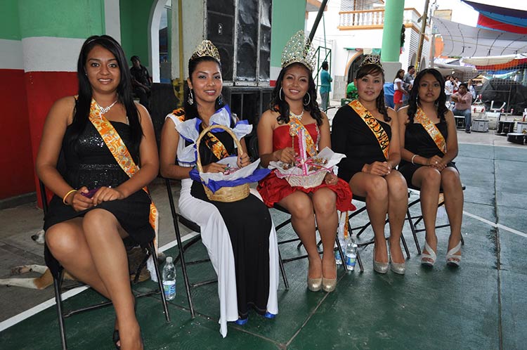 Desde hace más de un siglo festejan en Tehuitzingo a San Miguel Arcángel