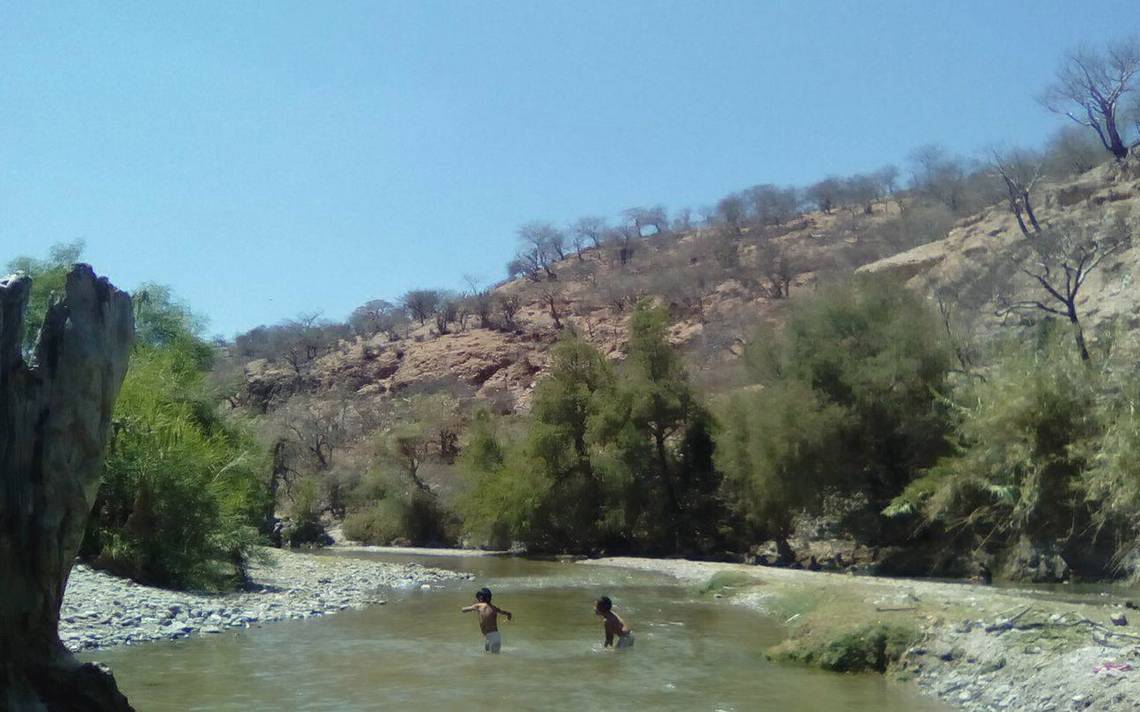 Piden a vecinos de Tehuitzingo no tener contacto con el Atoyac por estar contaminado