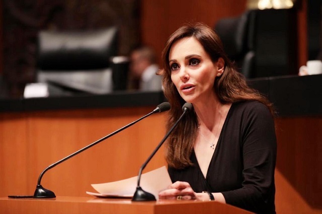Lilly Téllez da positivo a prueba de covid