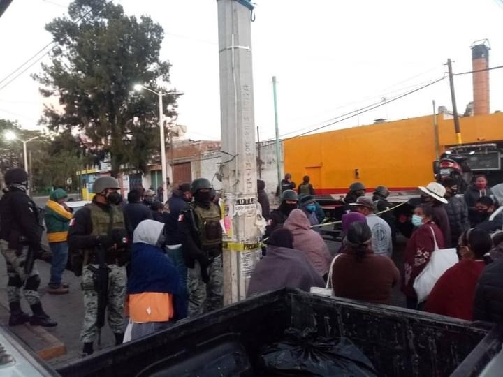 Cierre de tianguis en Atlixco causa tensión entre ambulantes y Guardia Nacional