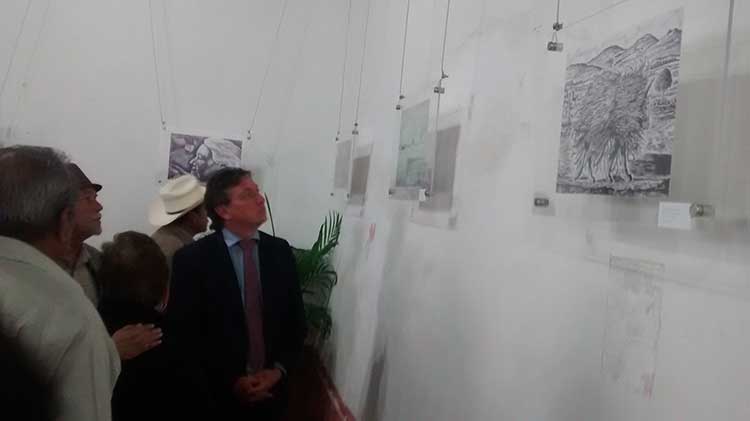 Inauguran en Tepeaca exposición del artista Erasto Cortés