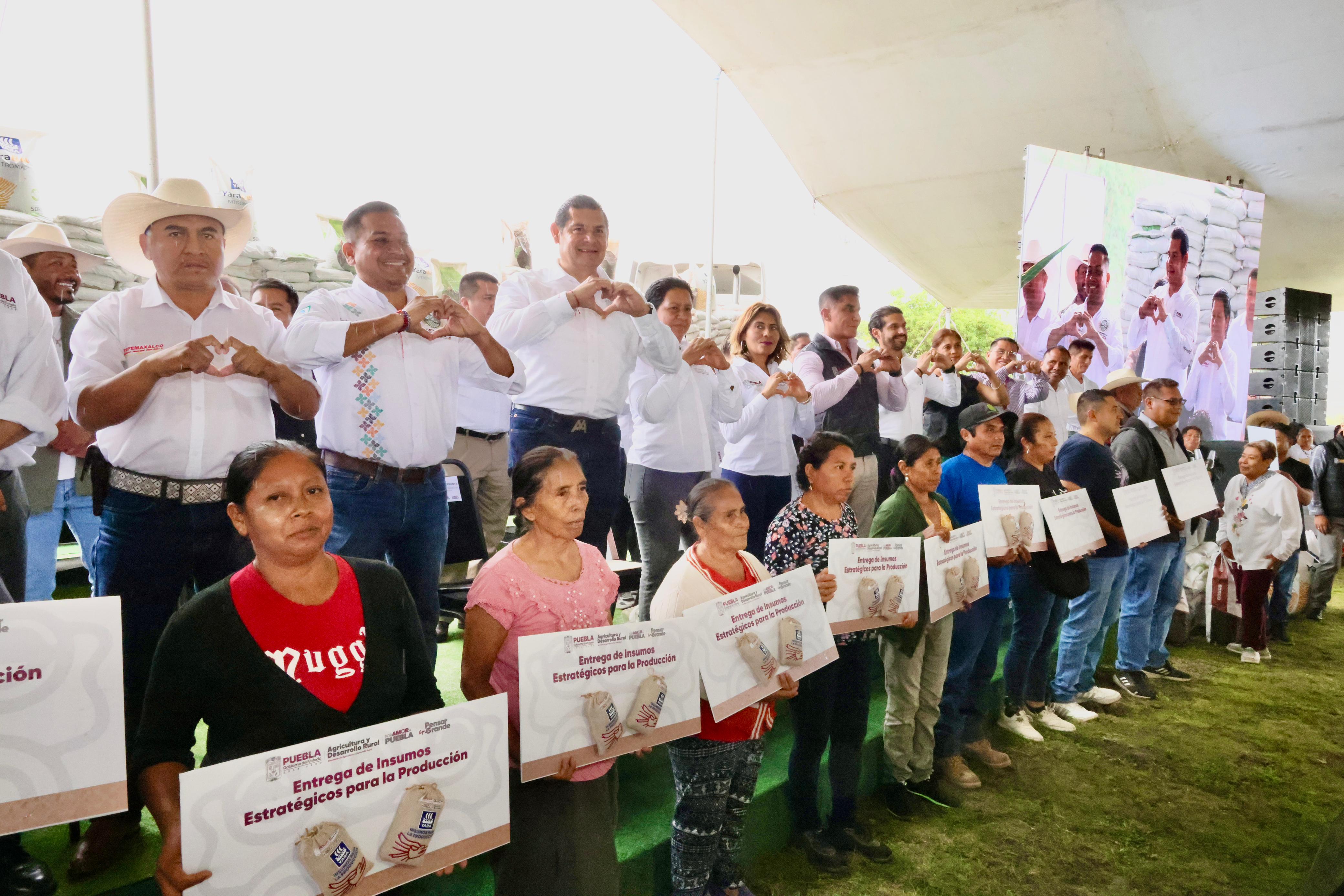 Entrega Gobierno de Puebla 20 mdp para fortalecer el campo y obra comunitaria
