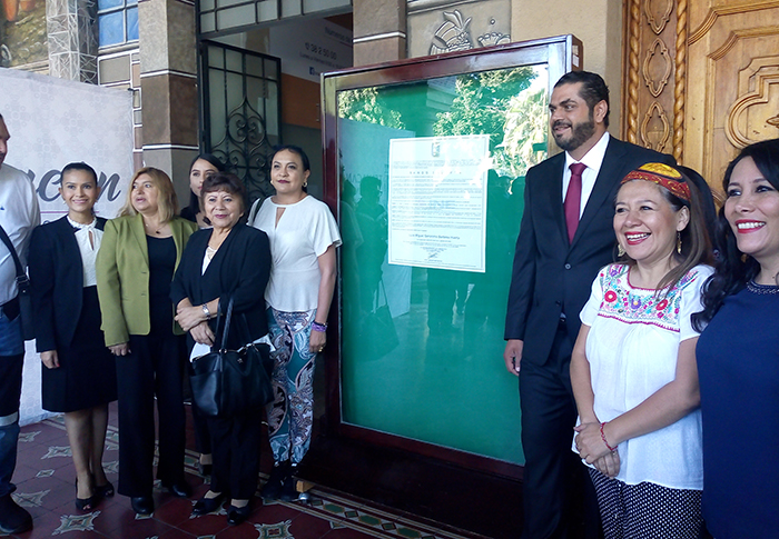 Colocan bando solemne de Barbosa en Ayuntamiento de Tehuacán