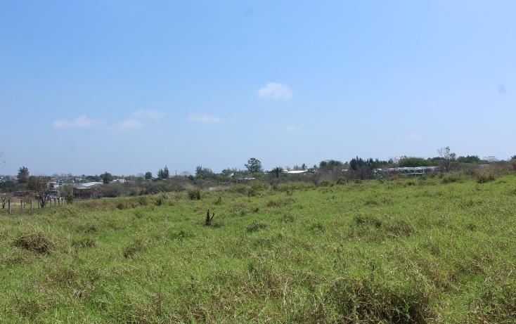 Paracaidistas se aferran a predio de planta tratadora en Tehuacán