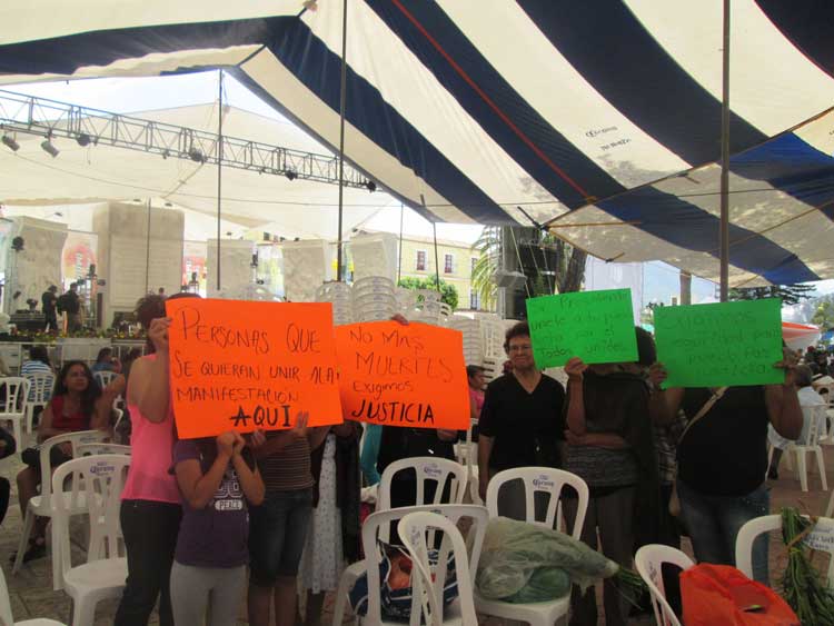 Marchan en Tetela contra secuestro y asesinatos de edil y estudiante