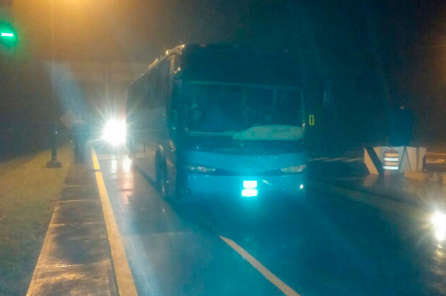 Normalistas de Teteles intentan secuestrar autobús ADO