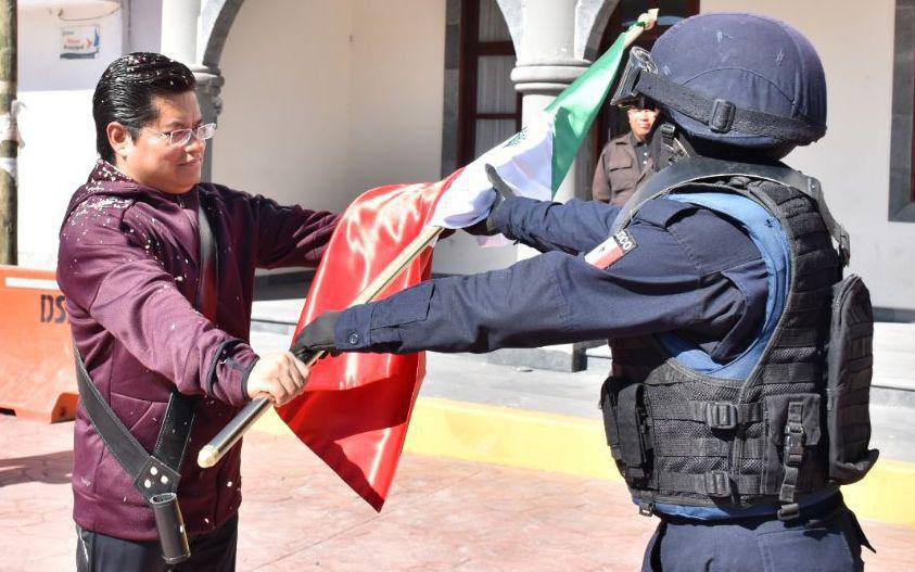 Teutli encabeza desfile de la Revolución en Coronango