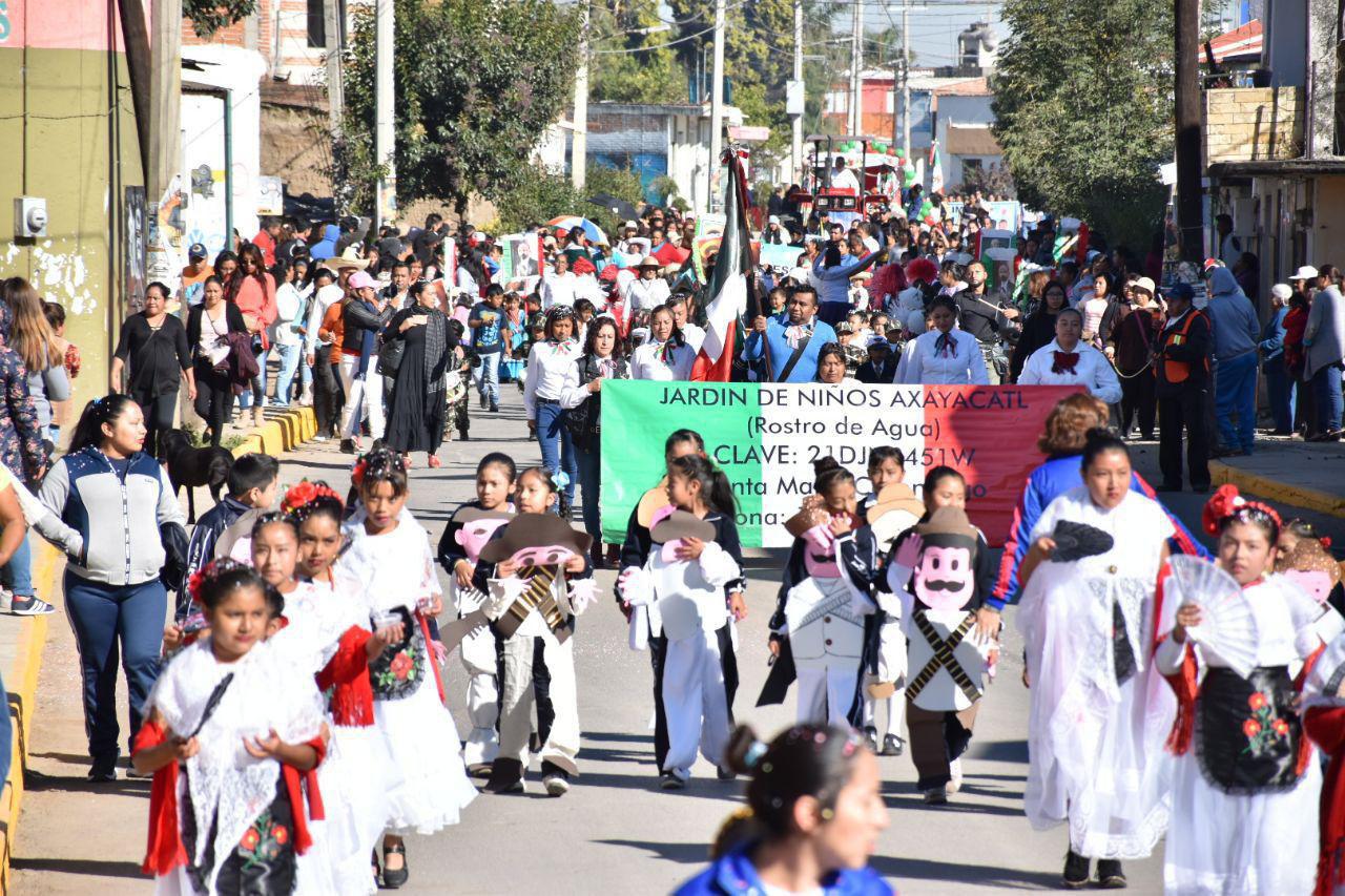 Teutli encabeza desfile de la Revolución en Coronango
