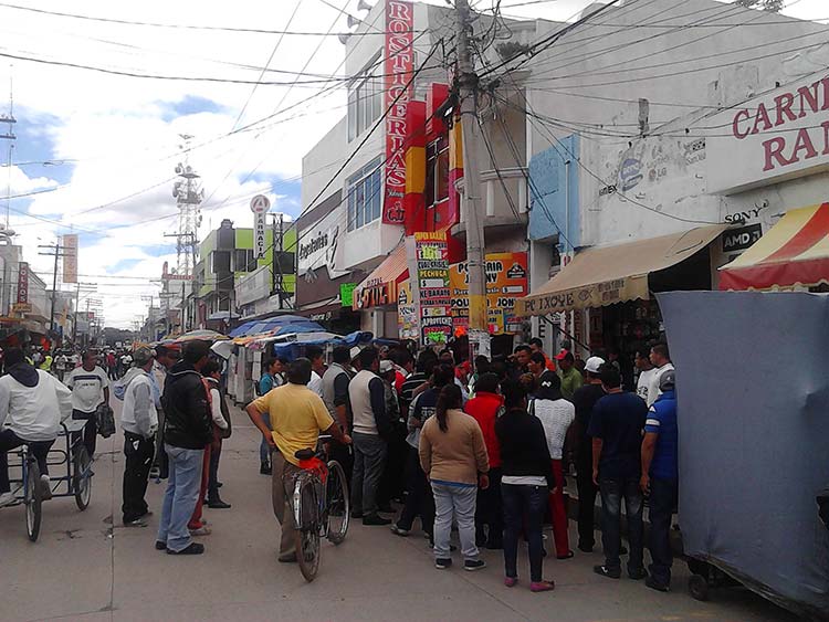 Ambulantes en Texmelucan podrán instalarse en acera derecha