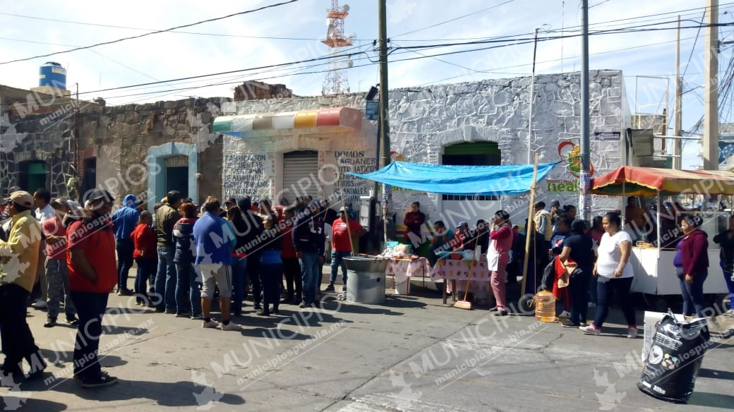 Colocación de puesto ambulante genera tensión en Texmelucan