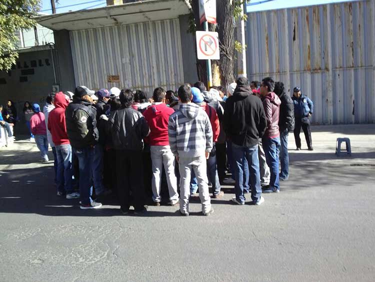 Federación de Comerciantes agreden a ambulantes en centro de Texmelucan