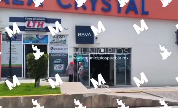 VIDEO Asaltan a cuentahabiente en Texmelucan a metros de la alcaldía