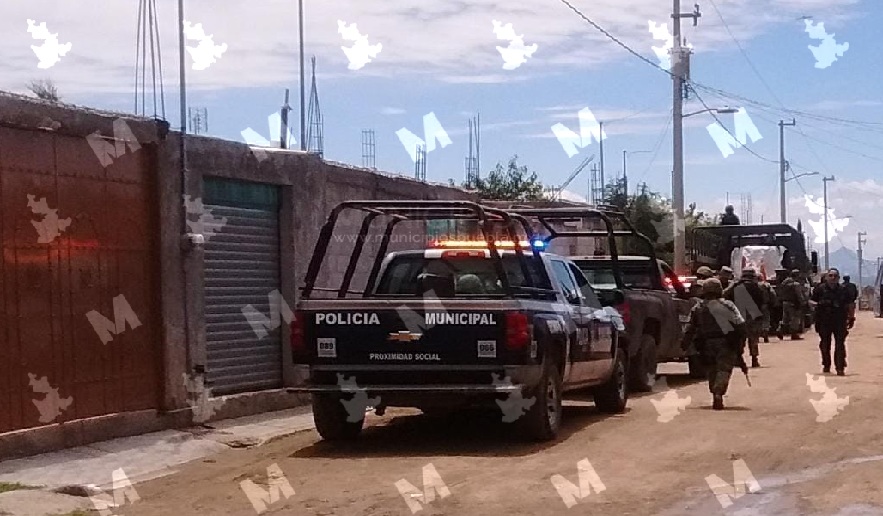 Sujeto irrumpe violentamente en sepelio en Texmelucan