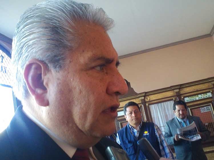 Convaleciente, Carlos Aguilar rinde el tercer informe en Teziutlán