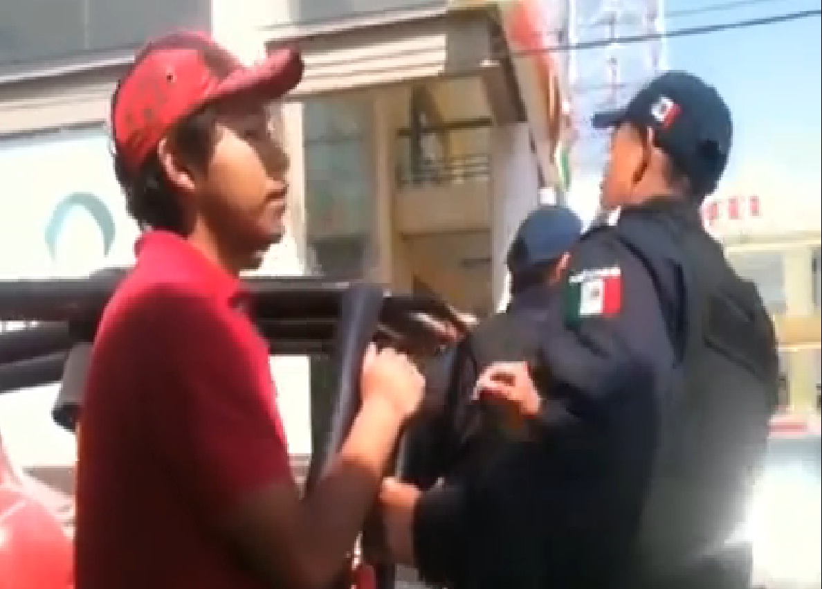 Policías detienen a brigadistas del PRI-PVEM en Teziutlán