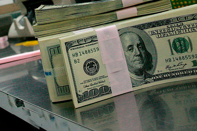 Así amanecen el dólar y el euro este 15 de diciembre de 2023