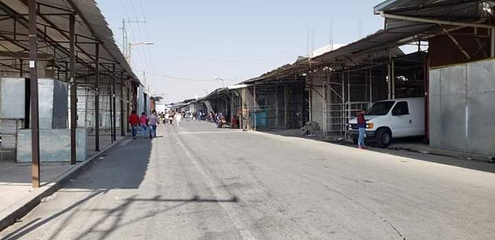 Tianguis de Texmelucan, con poca afluencia de clientes y compradores