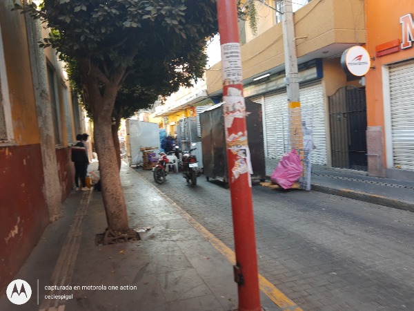 Ambulantes de Texmelucan se instalan, argumentan que no fueron notificados