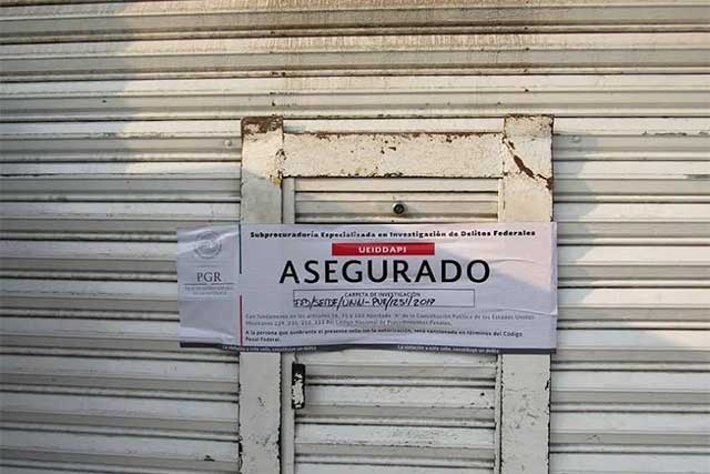 Clausuran abarroteras de familiares de Álvaro Alatriste en Tehuacán