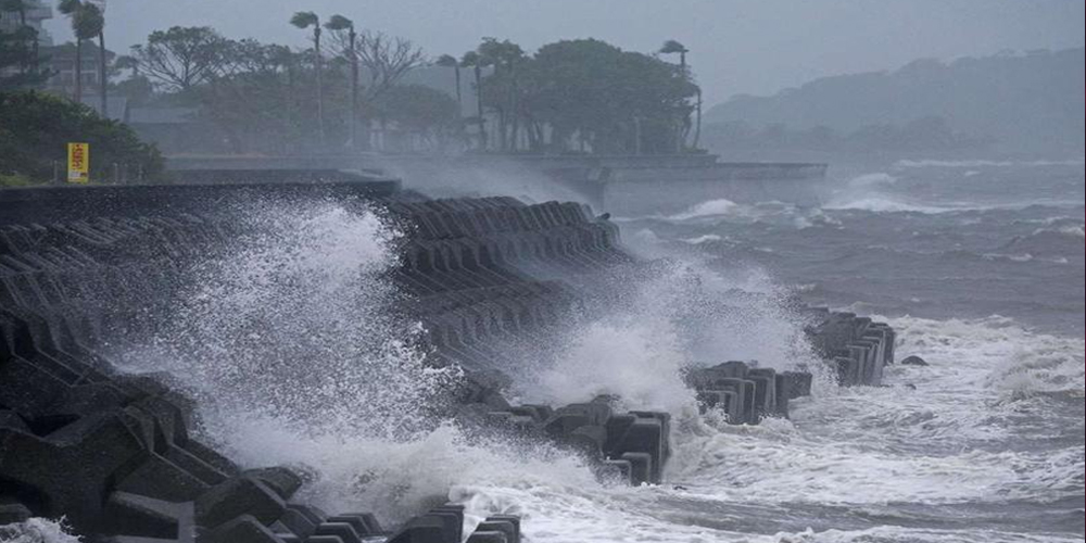 Japón: tifón Shanshan toca tierra y deja tres muertos