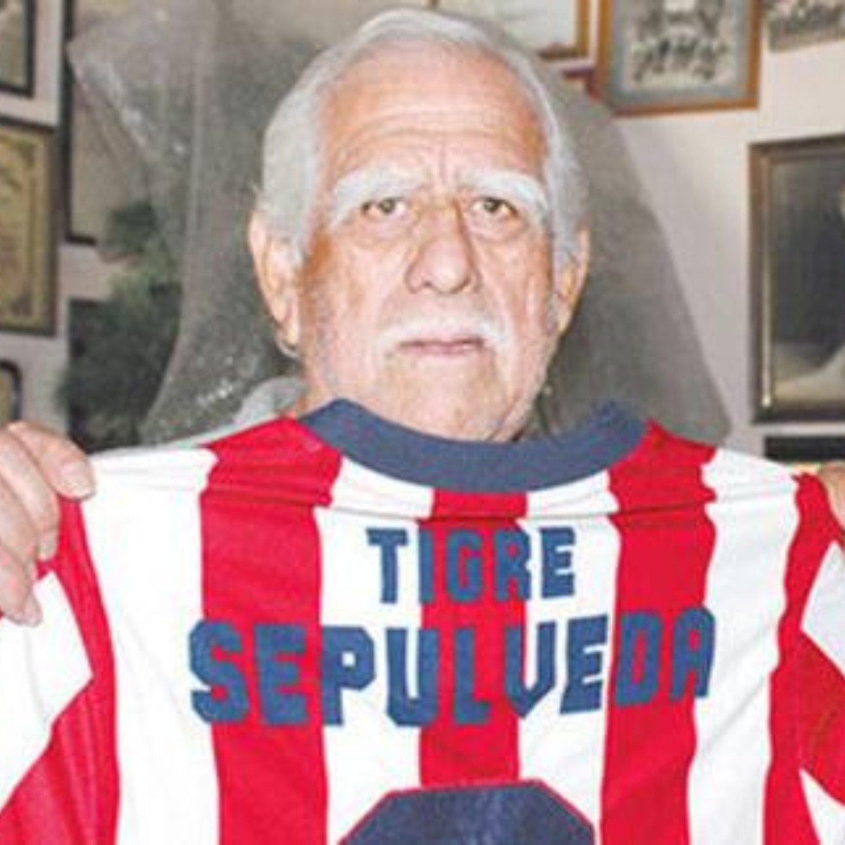 Fallece el Tigre Sepúlveda, leyenda de Chivas