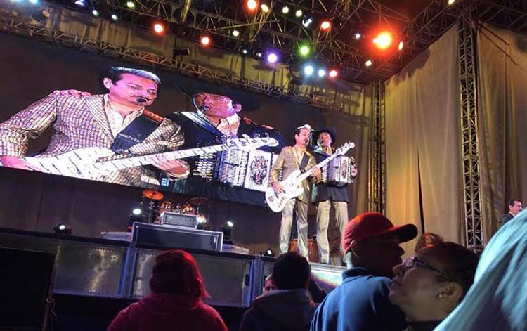 Presentación histórica de Los Tigres del Norte en Acatlán