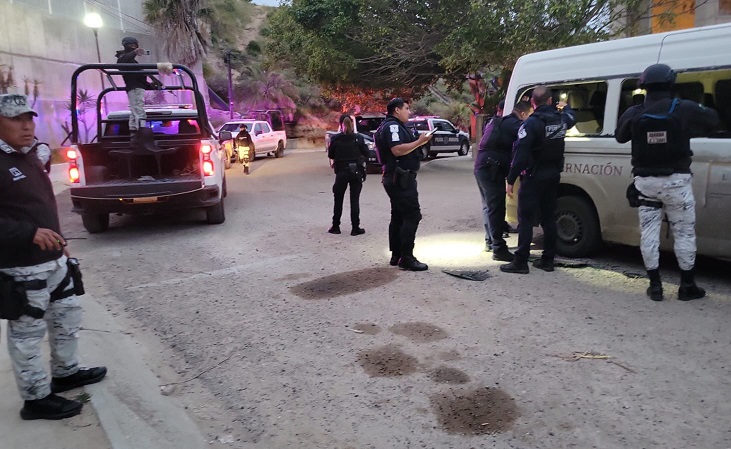 Atacan en Tijuana a vehículo del Instituto Nacional de Migración