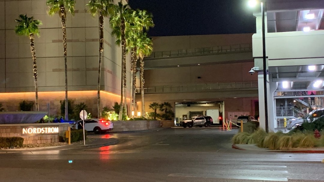 Reportan tiroteo en centro comercial de Las Vegas