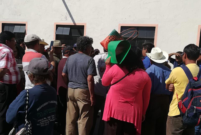 Pobladores piden la cabeza del titular de Seguridad en Tlacotepec