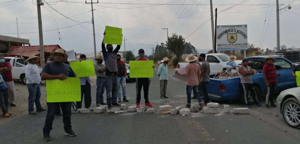 Vecinos cierran accesos a El Verde para demandar más seguridad