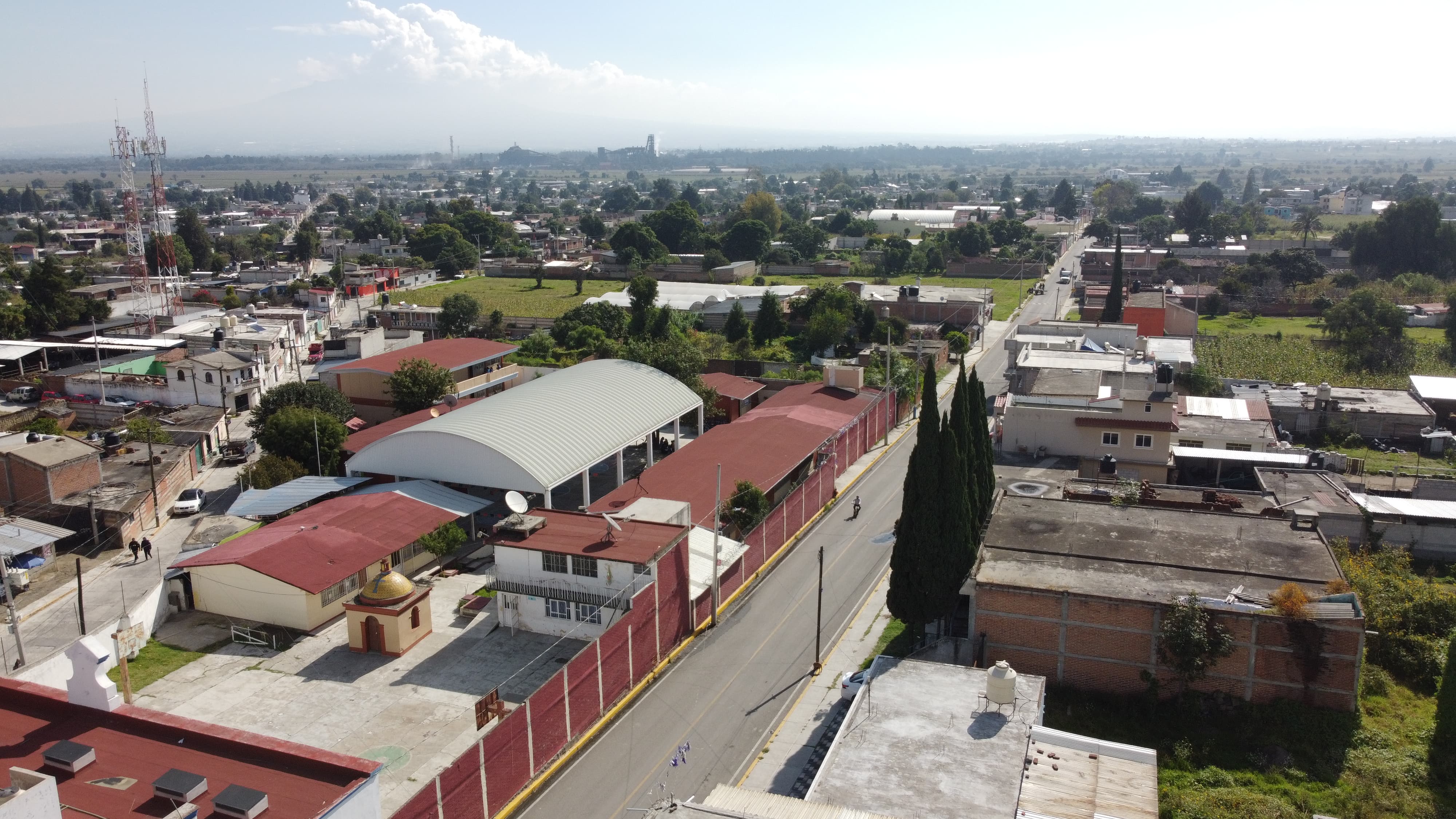 Céspedes inaugura techado de cancha del Bachillerato Fernando Montes de Oca