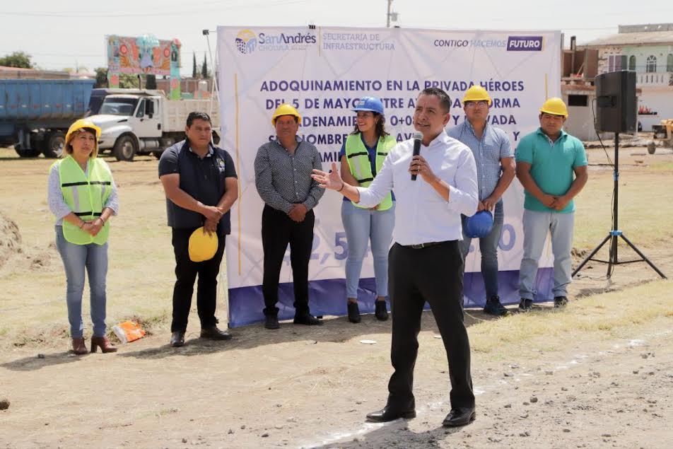 Inicia Tlatehui adoquinamientos en Rafael Comac