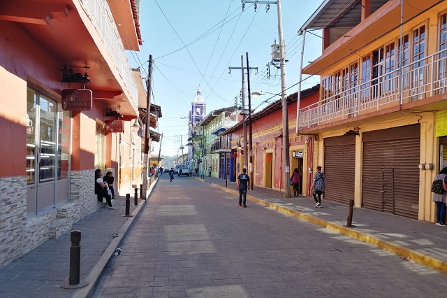 Rescatan a joven tras desaparecer de su domicilio en Tlatlauquitepec