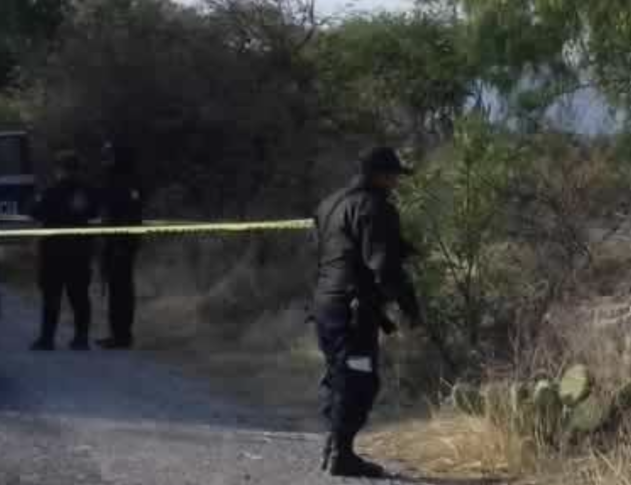 Encuentran joven muerto y otro herido en cerro de Tochtepec
