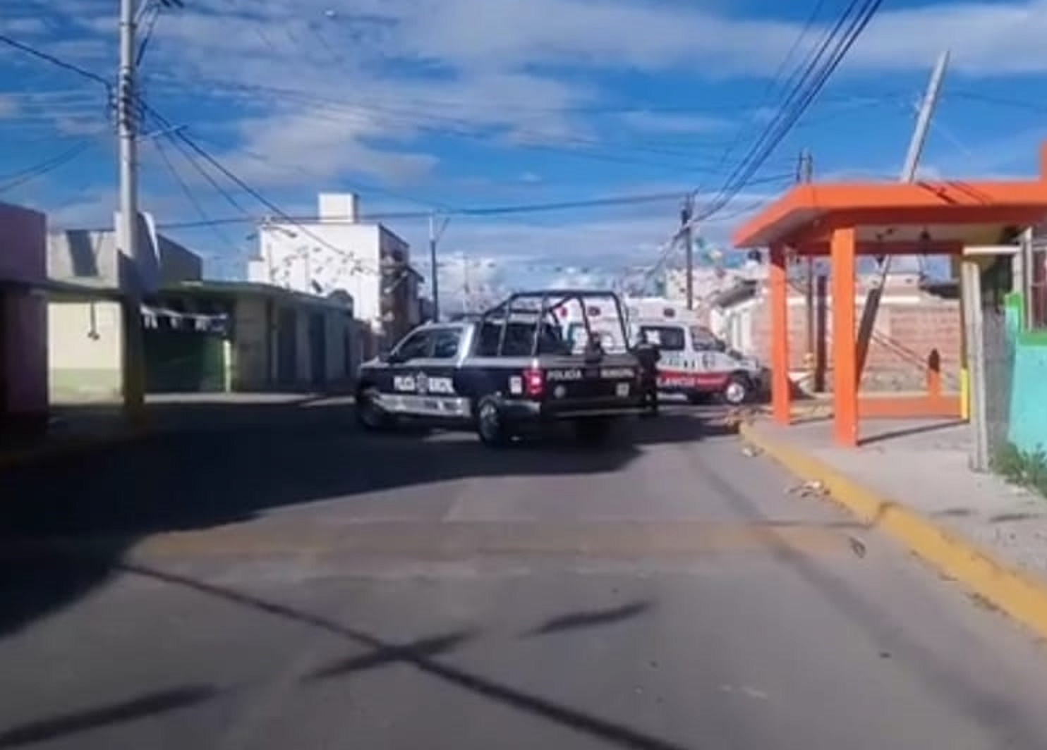 Ejecutan a disparos a un hombre en calles de Tochtepec