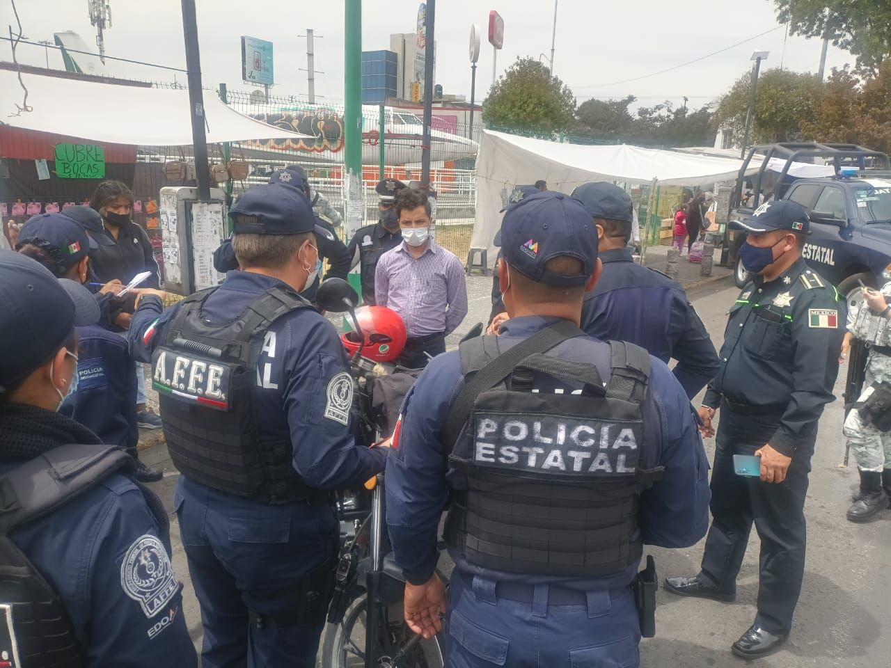 Delincuentes  atrincherados en un domicilio en Toluca