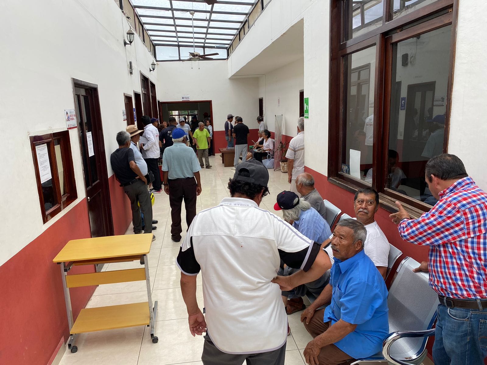 Toman cañeros de Coxcatlán alcaldía ante adeudo que registra ingenio de Calipam