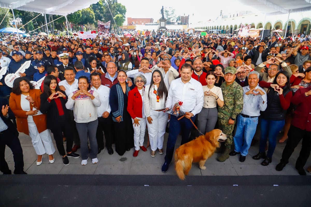 Armenta asiste al informe de los primeros 100 días de Tonantzin Fernández