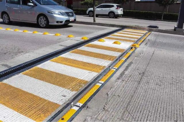 Puebla implementa primer tope inteligente para mejorar seguridad vial en Lomas de Angelópolis