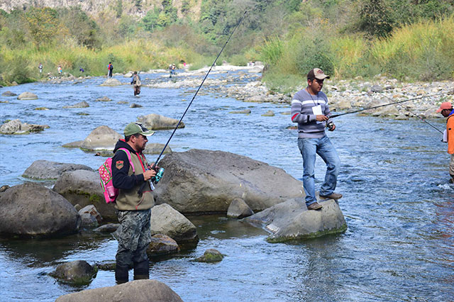 Decenas participan en concurso de pesca en Apulco | Municipios Puebla |  Noticias del estado de Puebla