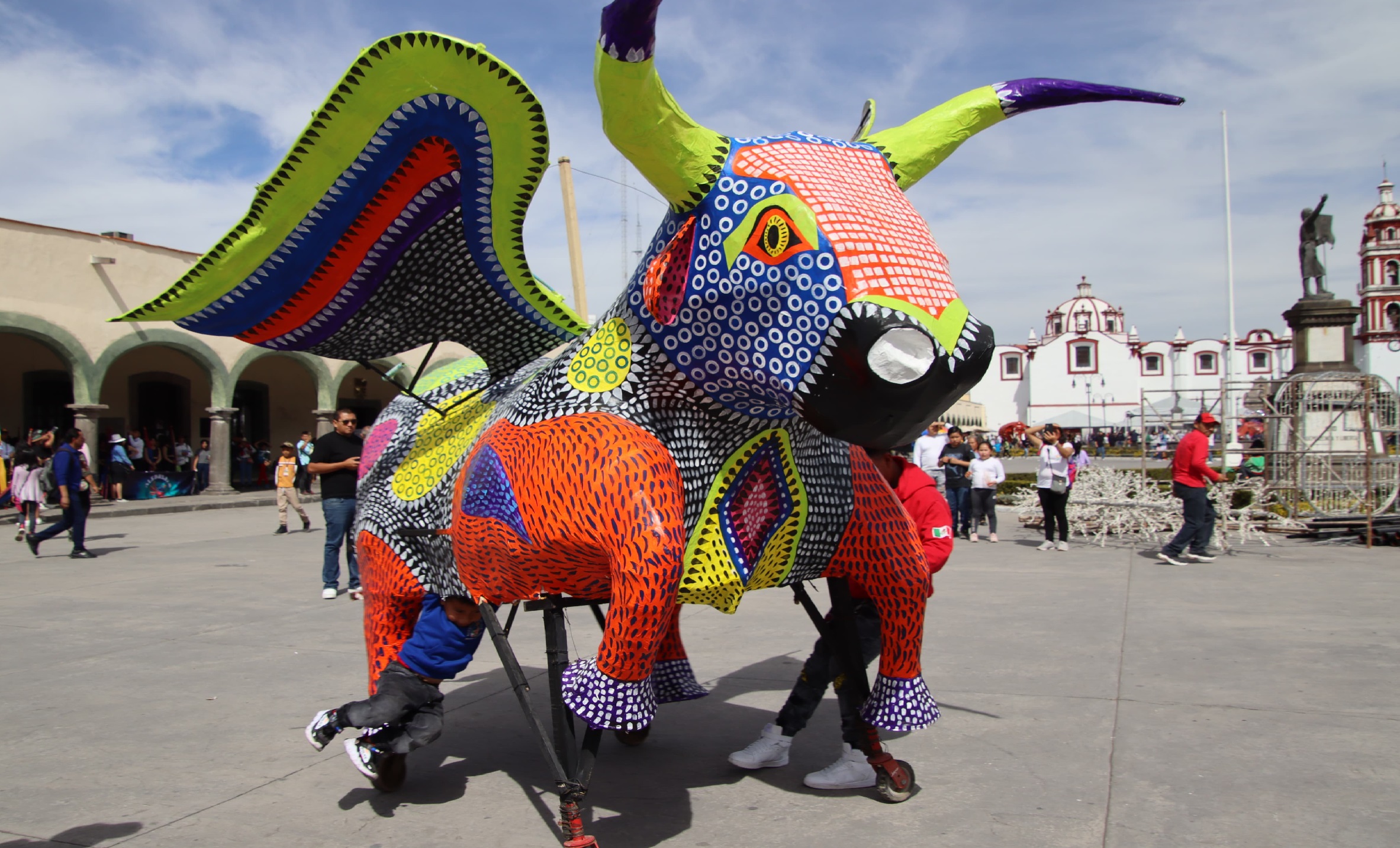 Invita Gobierno de Cholula al desfile de Toros Monumentales