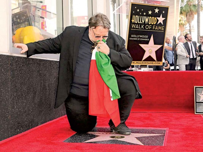 Soy migrante, dice del Toro al revelar estrella de Hollywood