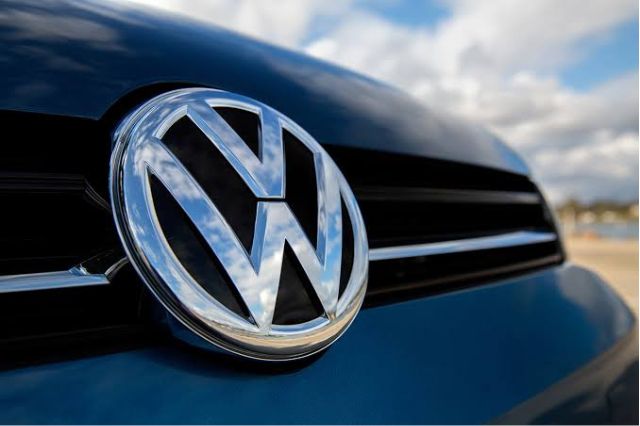 Volkswagen llama a revisión 15 mil autos en México por bolsas de aire