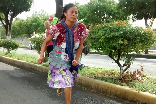 Participaron 125 mujeres en Carrera de la Tortilla en Coapan