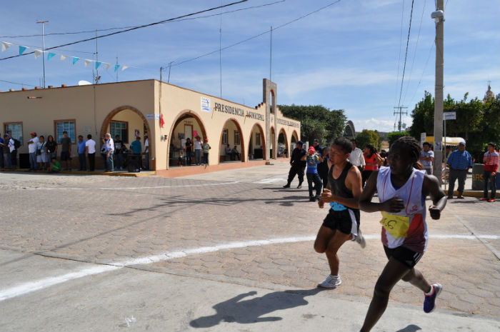 Realizan Feria del Deporte para despedir el año en Totoltepec